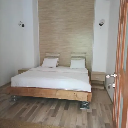 Luta Apartment *